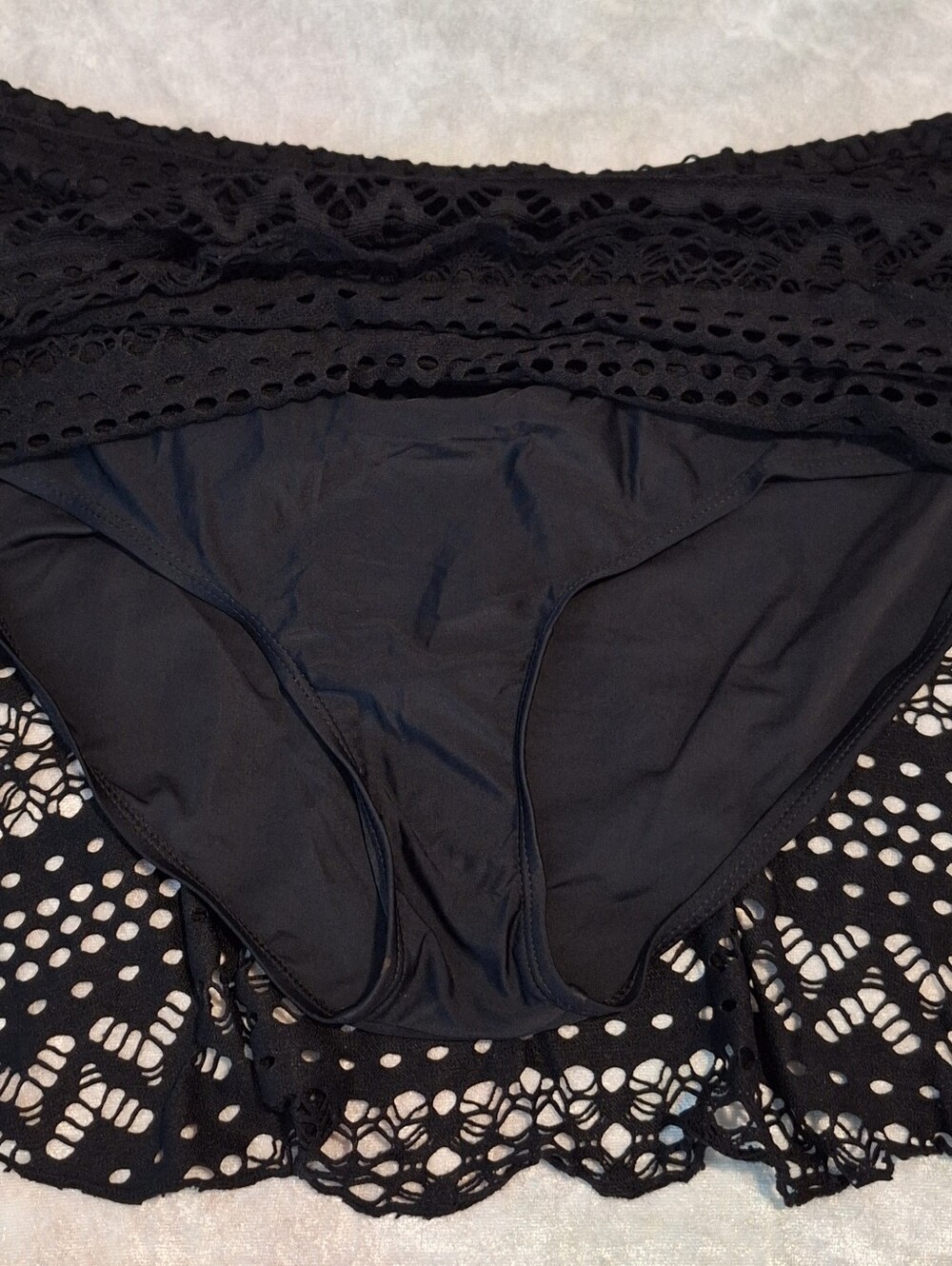 Black Crochet Swim Skirt/Bikini bottom with a flirty flare at the hem, size L - Picture 6 of 10